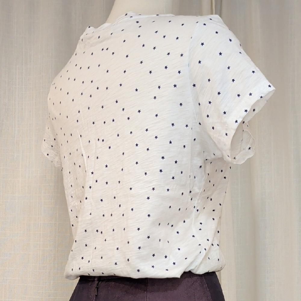 White Star Print V-Neck Women's Top - Picture 4 of 10